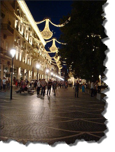 Вечером на улице Торговой в Баку